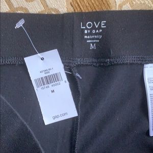 Black maternity leggings NWT gap